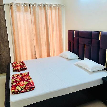 Tranquil Apartment Varanasi Luaran gambar