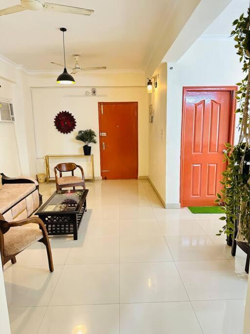 Tranquil Apartment Varanasi Luaran gambar