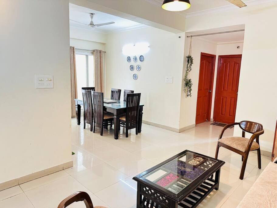 Tranquil Apartment Varanasi Luaran gambar